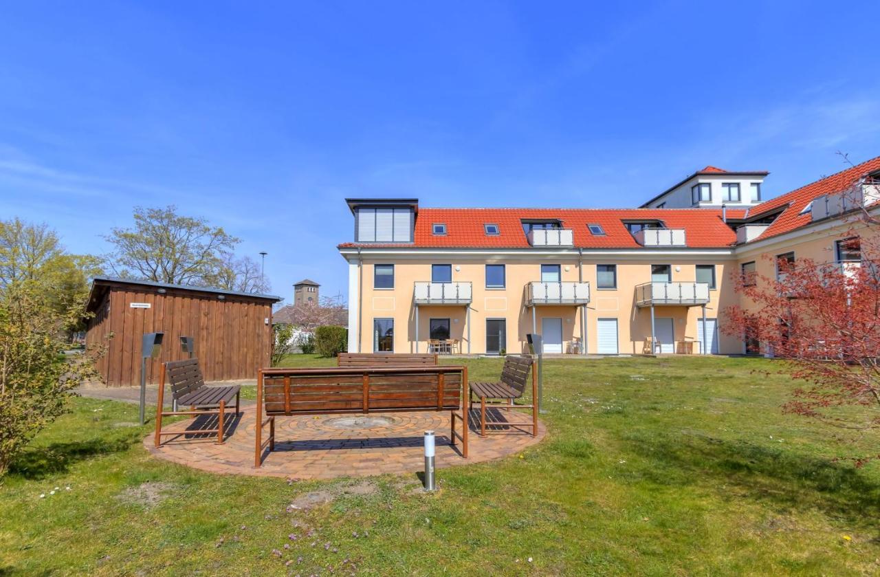 Peenemuende, Seglerhafen St Schoner 7, 13, 14 Exteriör bild